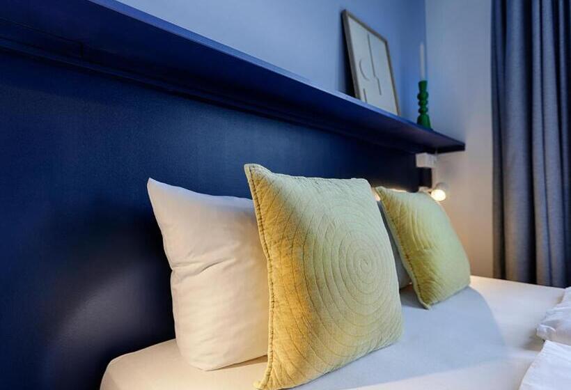 Номер Стандарт, Maxaparthotel By Homekeepers