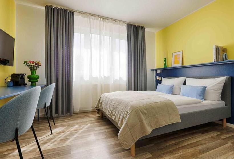 Номер Стандарт, Maxaparthotel By Homekeepers