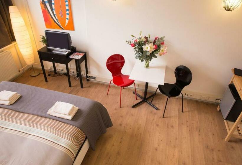 Номер Стандарт, Amsterdam House Of Arts & Crafts