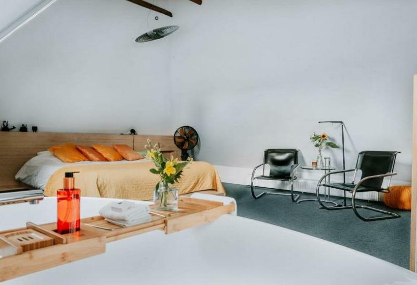 סוויטת ג'וניור, De Vijf Suites