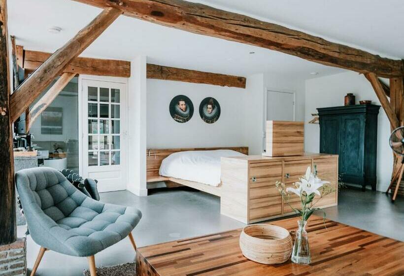 סוויטה דלוקס, De Vijf Suites