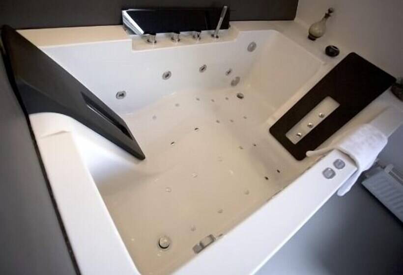 Люкс с гидромассажем, De Vijf Suites