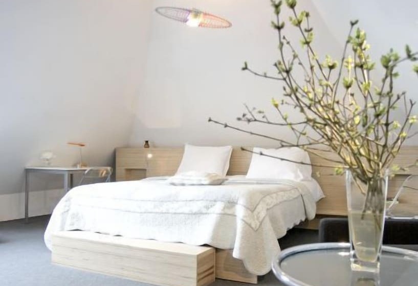 Полулюкс, De Vijf Suites