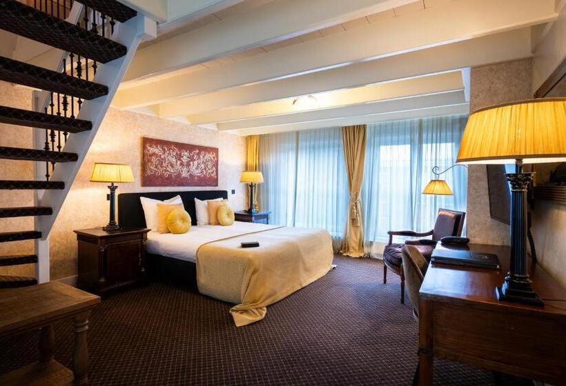Четырехместный Номер Стандарт, Grand Boutique Hotel Restaurant Huis Vermeer