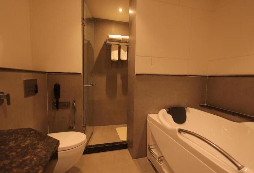 스탠다드 룸 킹사이즈 침대, Pride Elite Haridwar Near Haridwar Railway Station