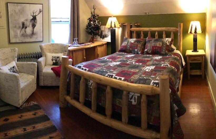标准间带山景, Holiday Lodge Bed And Breakfast