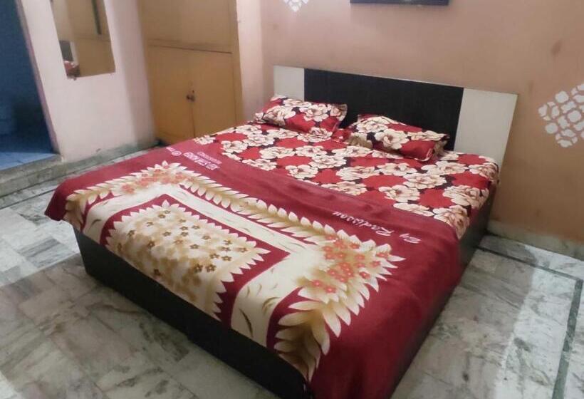 Номер Стандарт, Oyo Hotel Avs 8268