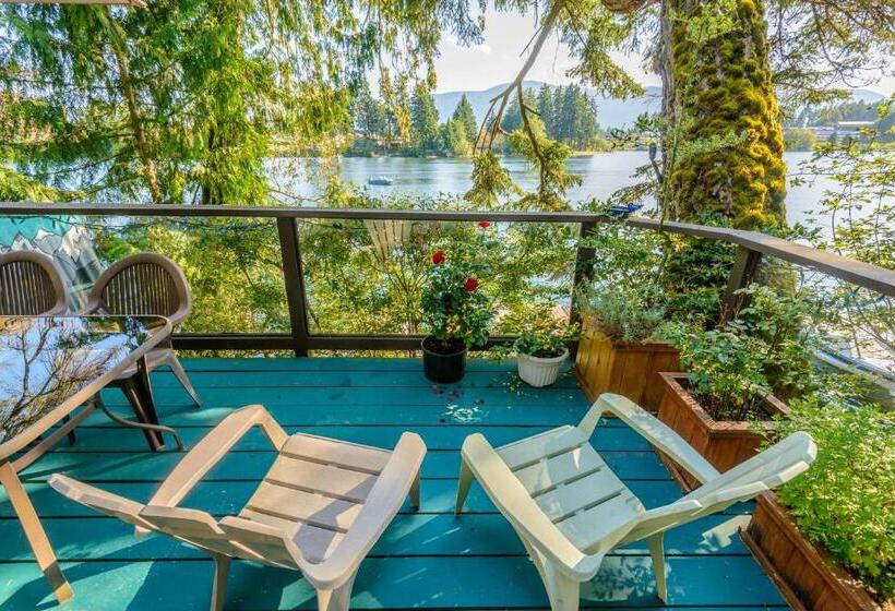 سوئیت با تخت بزرگ, Long Lake Waterfront Bed And Breakfast