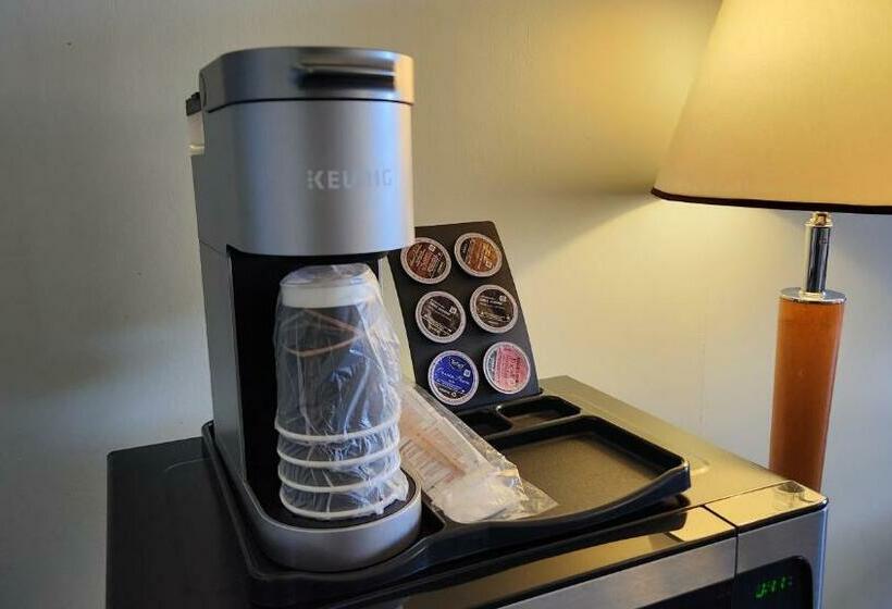 이그제큐티브 룸 킹사이즈 침대, The Cedars Inn Hotel & Convention Centre