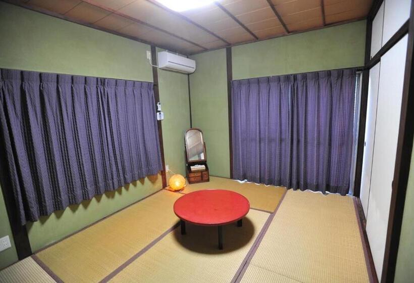 Классический Номер, Nagasaki Kagamiya
