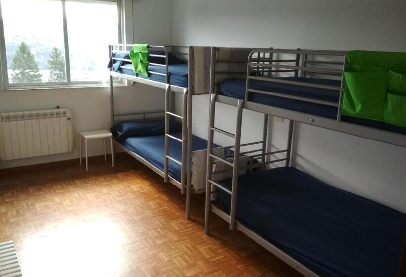 Номер Стандарт Четырехместный Совместный Санузел, Casa Do Marabillas Hostel