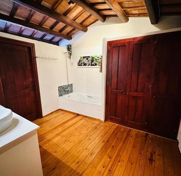 سوییت سوپریور با چشم‌انداز دریا, B&b La Vista Brava
