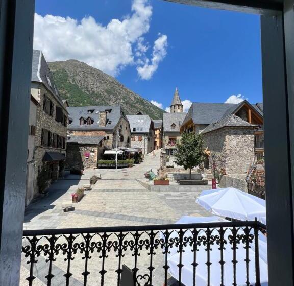 4间卧室的房子, Hostel Baqueira   Refugi Rosta   Pyrenmuseu
