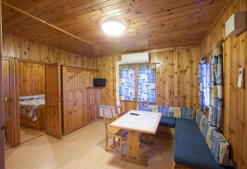 Бунгало Стандарт 2 Спальни, Camping Gironella