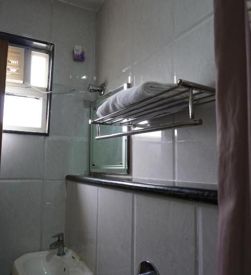 Quarto Estandar, Kings Cross Residency