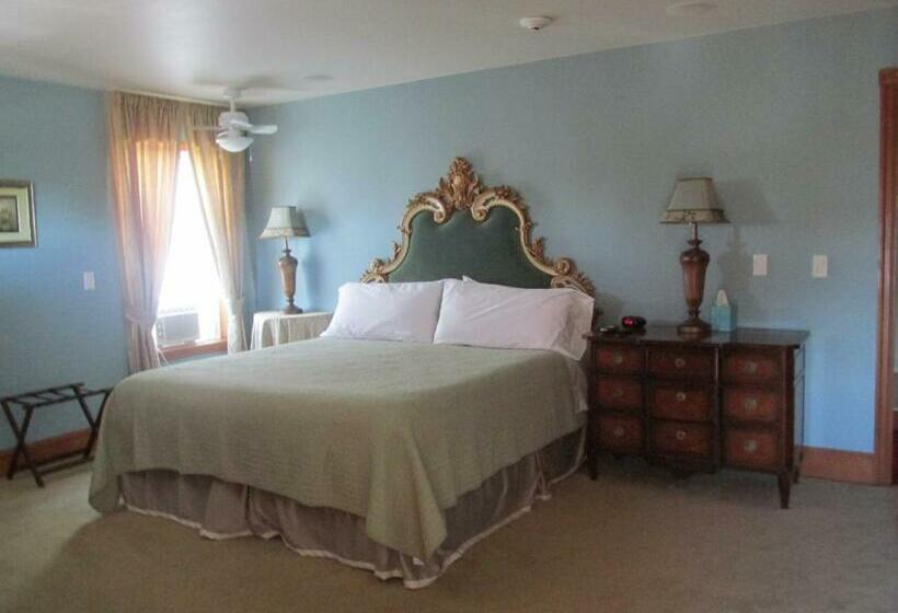 Номер Deluxe Кровать Кинг, Mansion Inn Lake Stevens