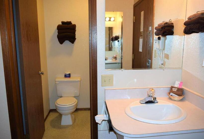 Номер Стандарт Трехместный, Country Inn Libby