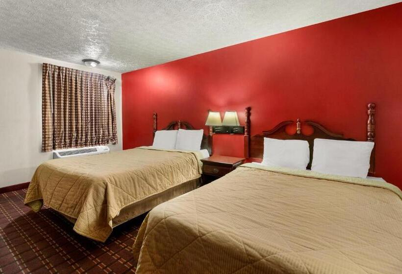 带2个双人床的标准工作室, Rodeway Inn