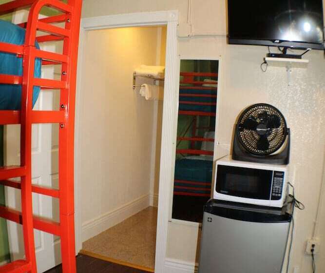 Quarto Triplo Standart, Orange Village Hostel
