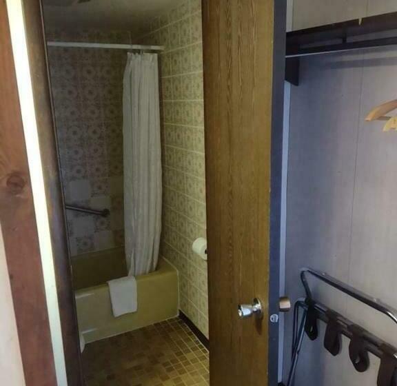 Люкс Deluxe Кровать Кинг, The Pines Motel