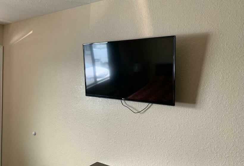 Номер Стандарт, Wayne Motel