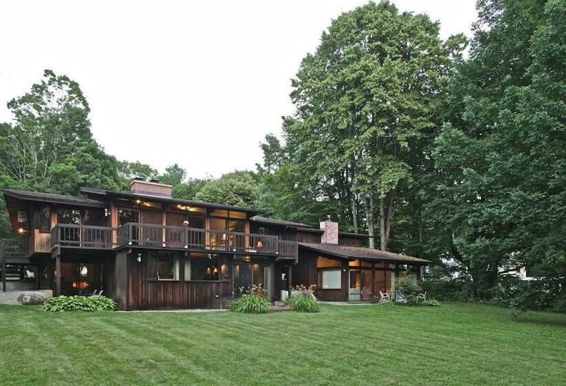 스위트, The Cottage