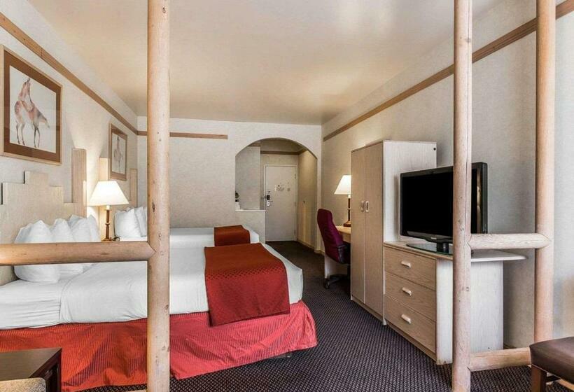 Люкс, Quality Suites Moab Near Arches National Park
