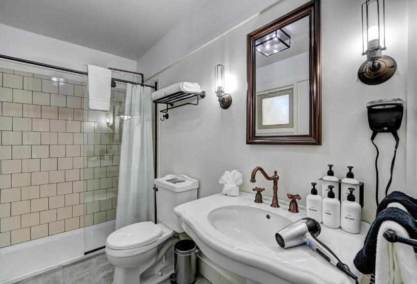 Номер Стандарт с Террасой, The Montauk Beach House