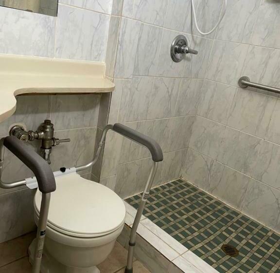 غرفة قياسية سرير كينج, American Motor Inn   Rock Island