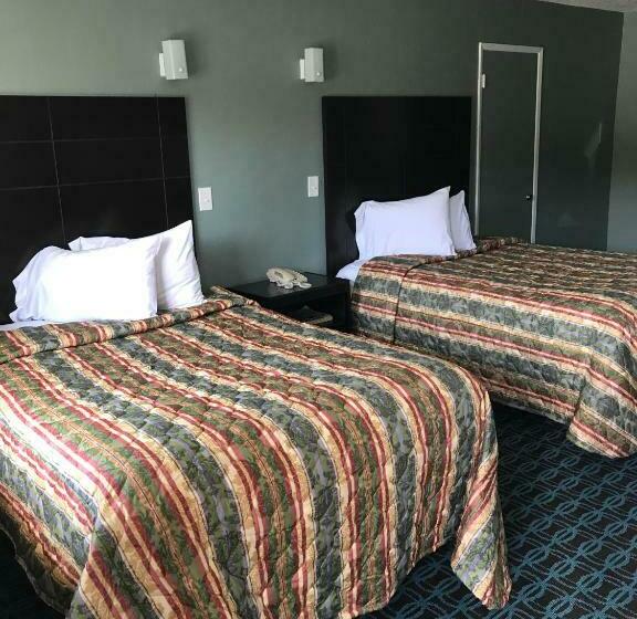 Номер Стандарт 2 Двуспальные Кровати, Economy Inn