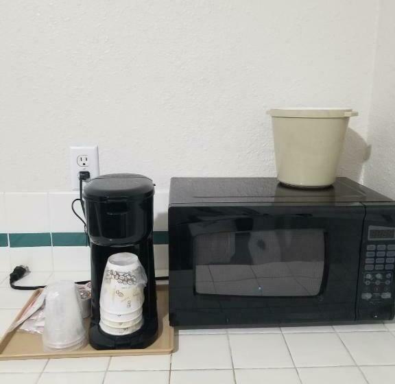 Номер Стандарт, Economy Inn Paso Robles