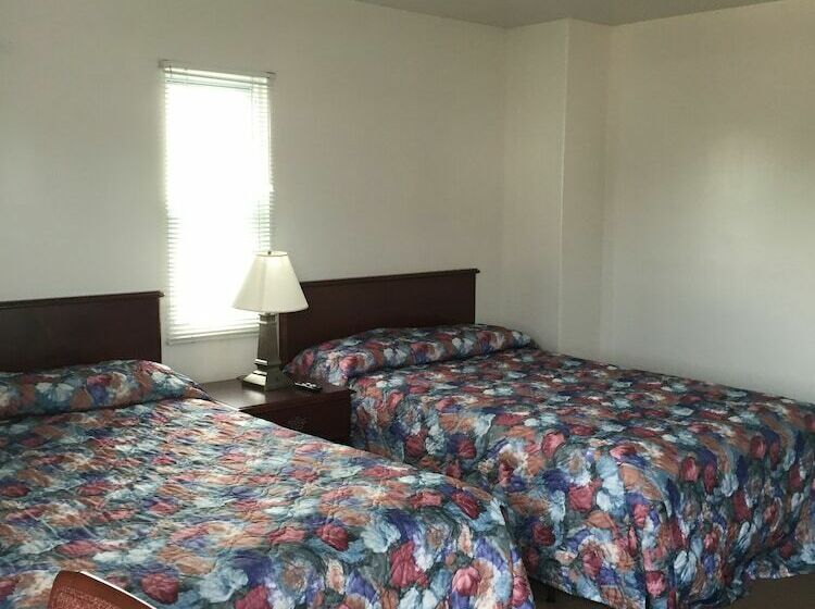 带2个双人床的标准工作室, Point 1 Resort & Motel