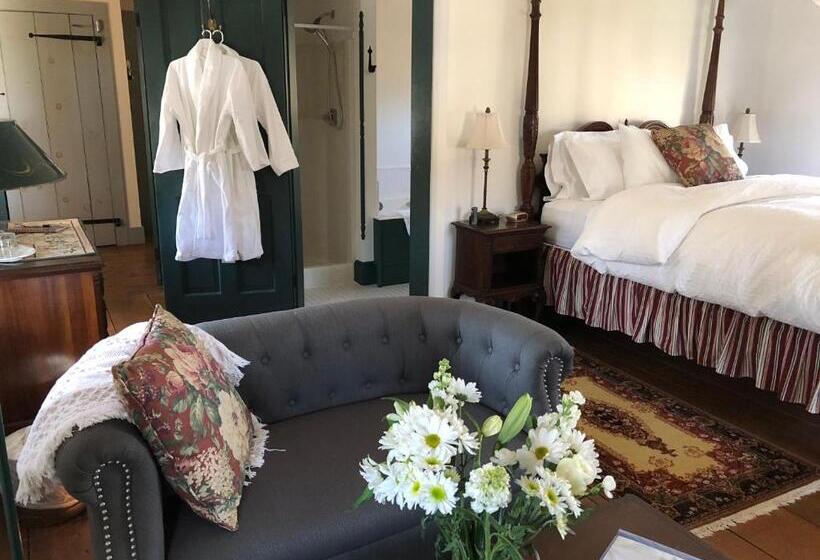 Номер Deluxe с Балконом, Riverwind Inn Bed And Breakfast