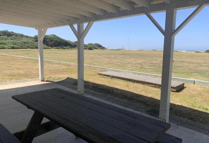 Люкс Кровать Кинг, Tillicum Beach Motel   Formerly Deane S Oceanfront Lodge