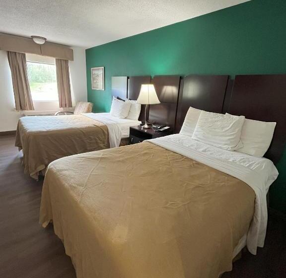 带2个双人床的标准工作室, Pinetree Inn