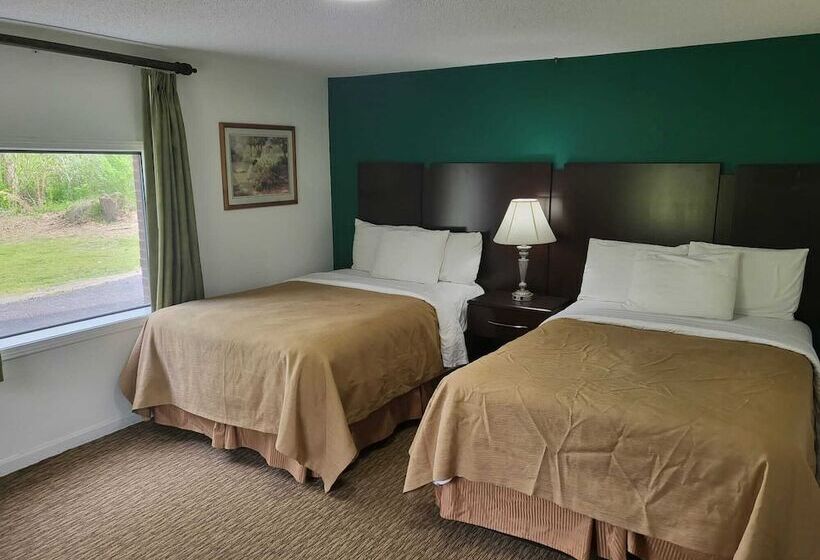Cabana, Pinetree Inn
