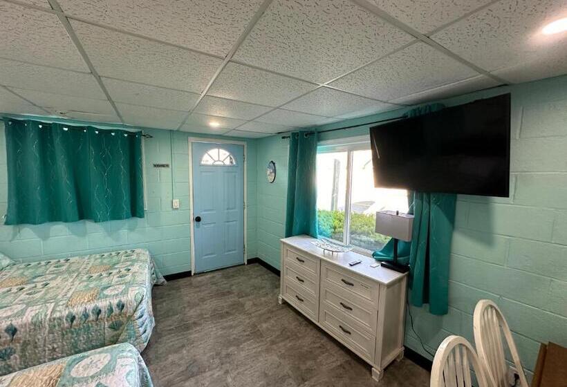 스탠다드 룸 풀장 전망, Old Orchard Beach Motel