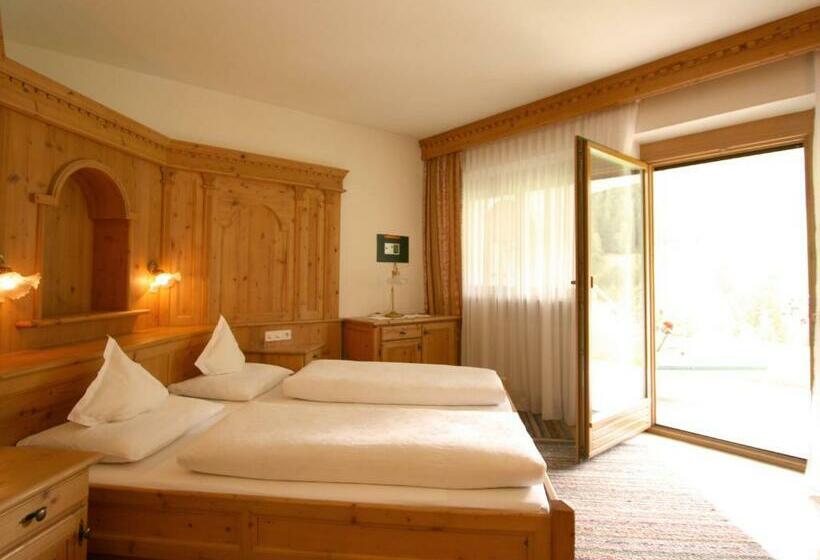 Quarto Superior, Al Plan, A Mountain Moving