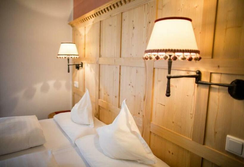 Quarto Comfort, Al Plan, A Mountain Moving