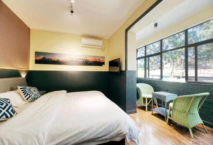 Quarto Deluxe, Kunming Upland International Youth Hostel Near The City Center , 2 Mins Walk To The Green Lake,3 Min