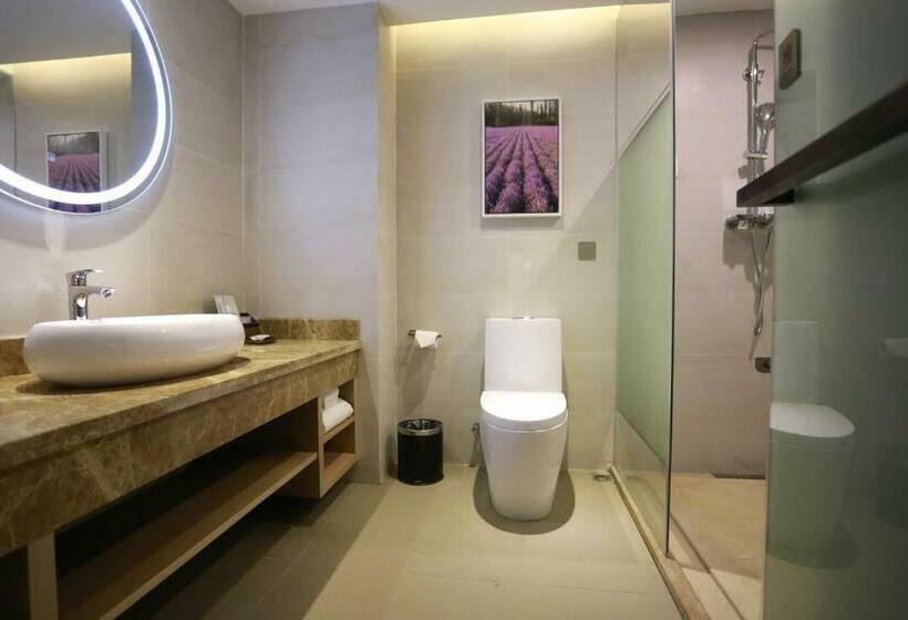 Номер Deluxe, Lavande  Guangzhou Taikoo Hui Square Shipaiqiao Subway Station