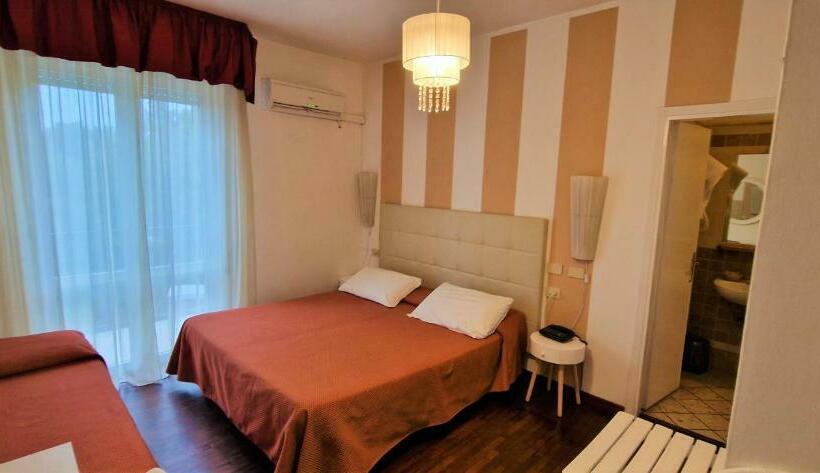 חדר סטנדרט לשלושה, Le Focette