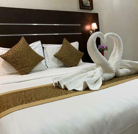 带大床的高级房间, Rest Night Serviced Apartments   Al Nafal