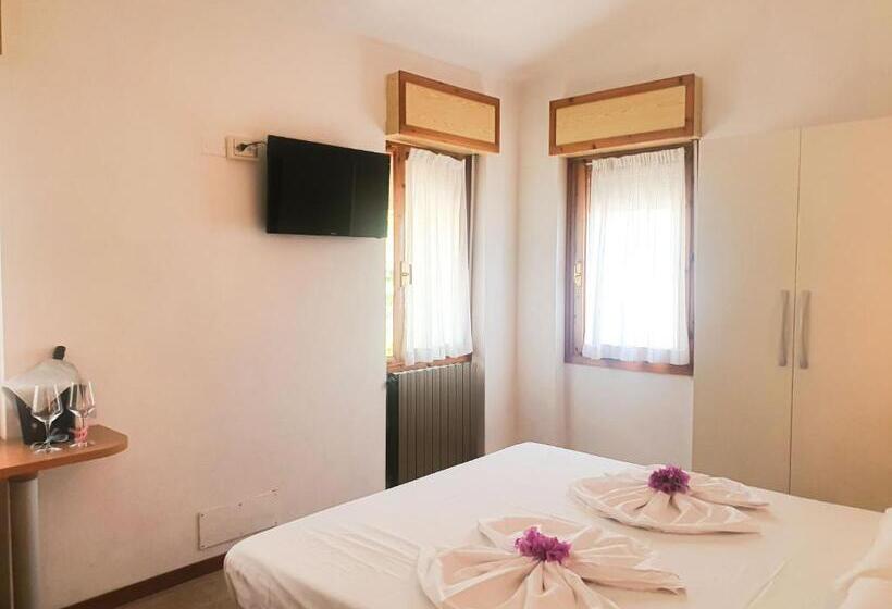 스탠다드 룸 산 전망, Residence Hotel Maxi