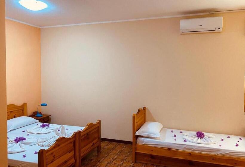 Номер Economy, Residence Hotel Maxi