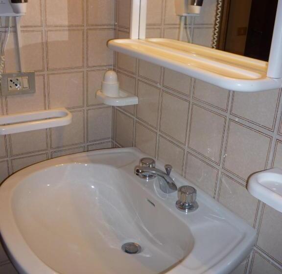 2 Bedroom Apartment with Views, Residence Hotel Maxi