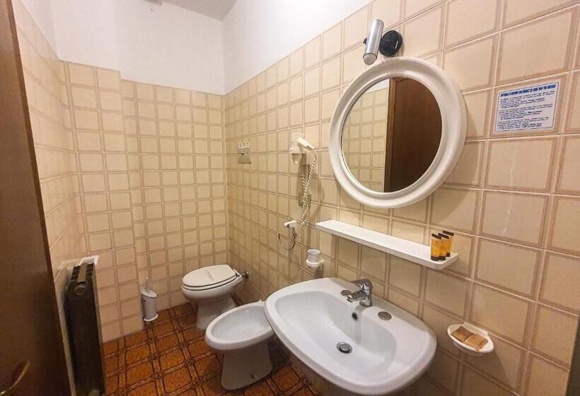 스탠다드 트리플 룸 가든 전망, Residence Hotel Maxi