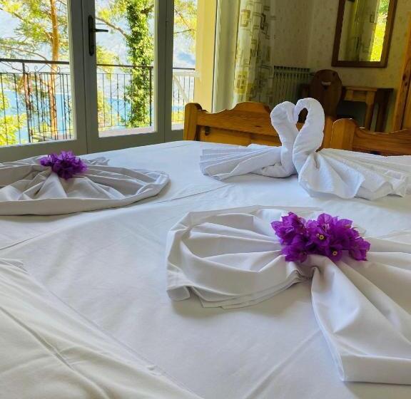 Четырехместный Номер Стандарт, Residence Hotel Maxi