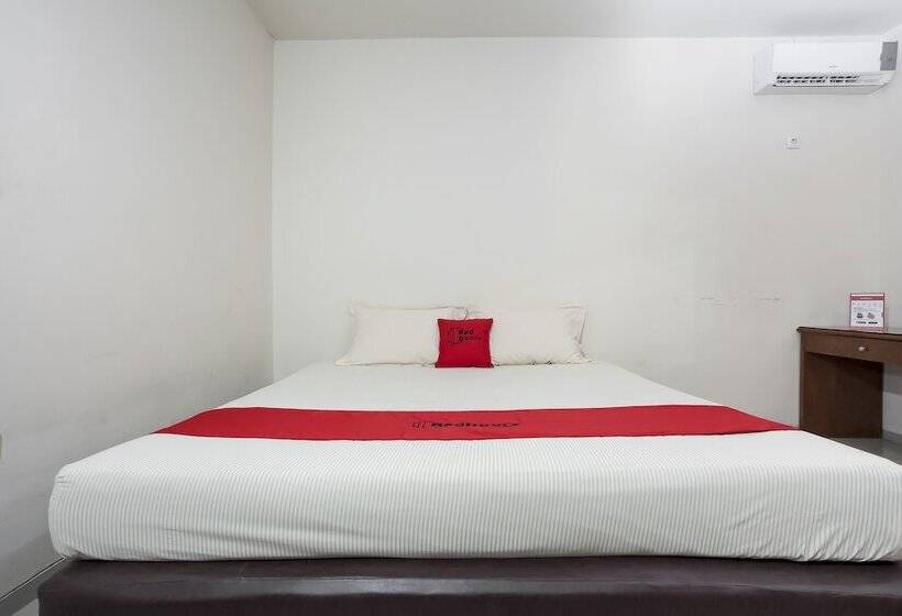 Номер Стандарт, Reddoorz @ Panglima Sudirman