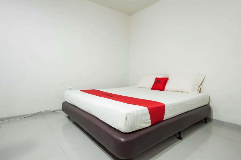 Номер Стандарт, Reddoorz @ Panglima Sudirman